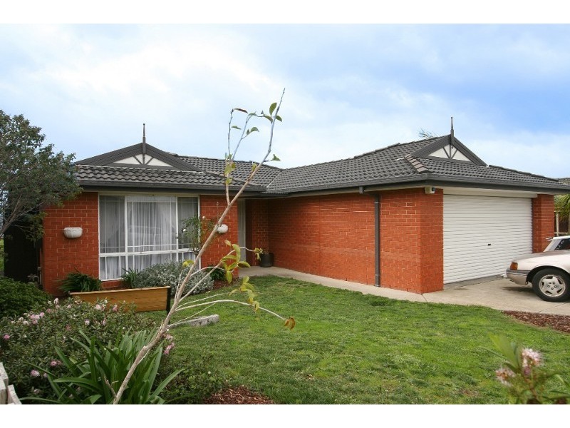 6 Hartsmere Drive, Berwick VIC 3806