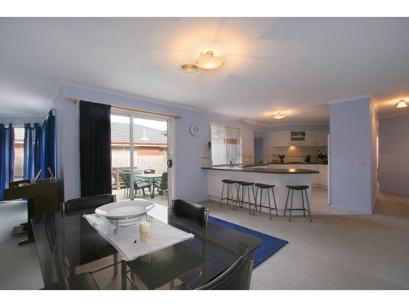 6 Hartsmere Drive, Berwick VIC 3806