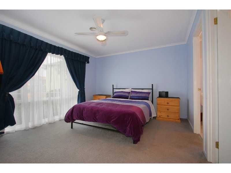 6 Hartsmere Drive, Berwick VIC 3806