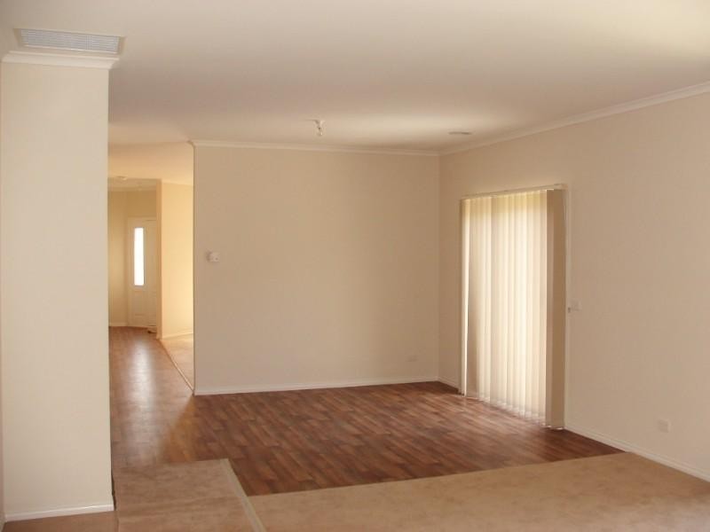 9 Joseph Banks Drive, Pakenham VIC 3810