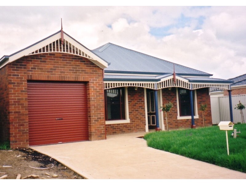 43 Hartland Circ, Pakenham VIC 3810