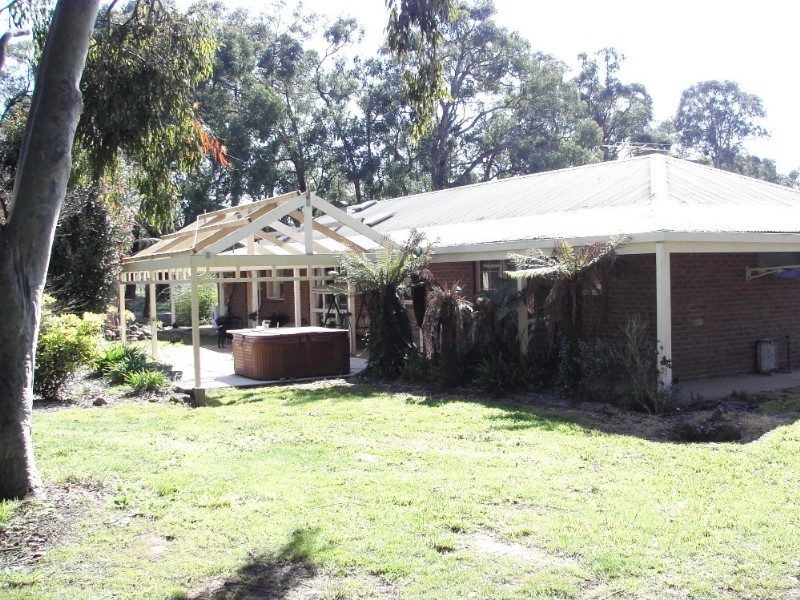 26 Burnt Store Road, Drouin VIC 3818
