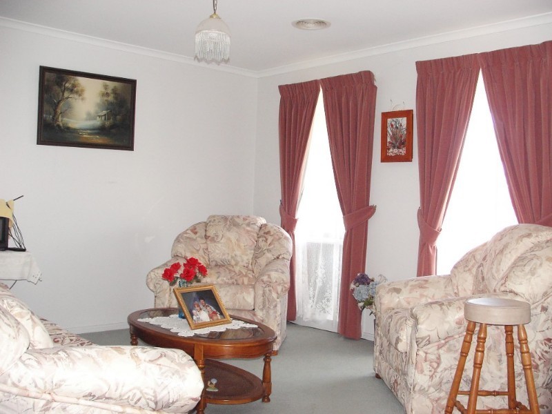 31 Thomas Place, Pakenham VIC 3810