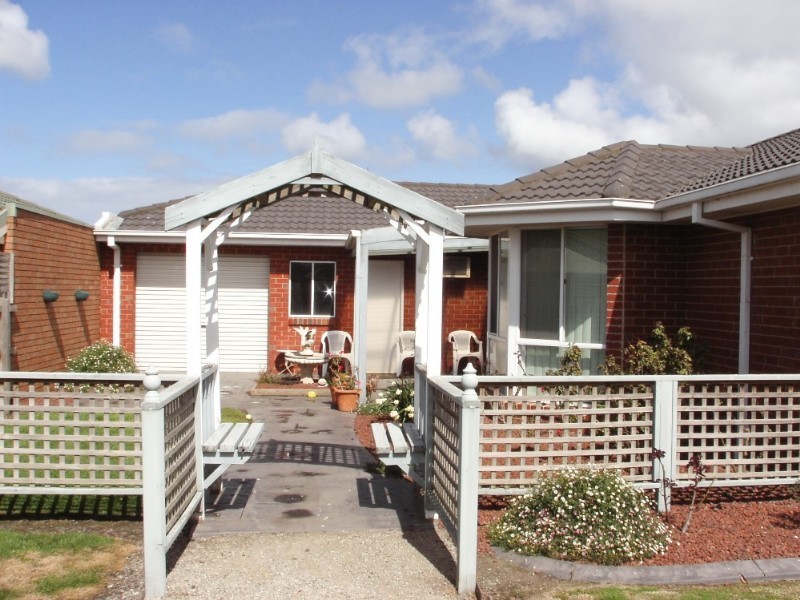 31 Thomas Place, Pakenham VIC 3810