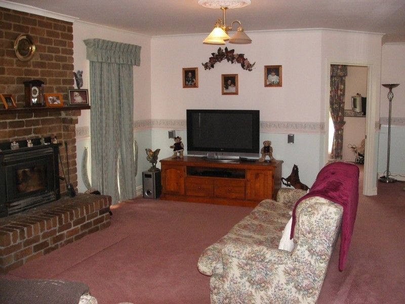 26 Burnt Store Road, Drouin South VIC 3818