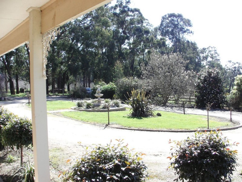 26 Burnt Store Road, Drouin South VIC 3818