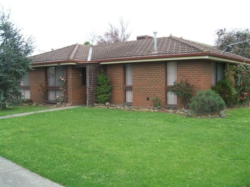 1/83 Henry Street, Pakenham VIC 3810