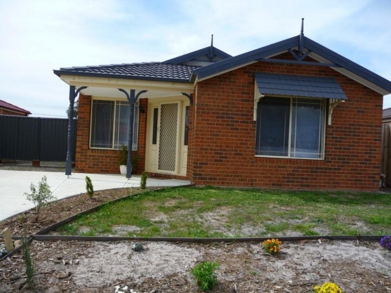 21 Wakenshaw Crescent, Pakenham VIC 3810