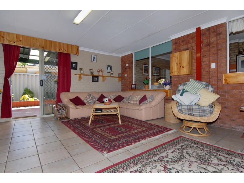 42 Bondi Crescent, Warnbro WA 6169