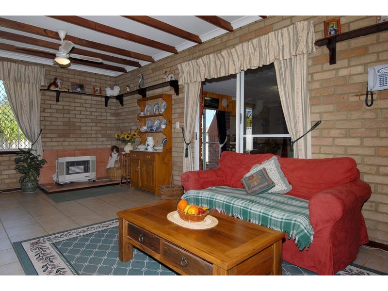 42 Bondi Crescent, Warnbro WA 6169