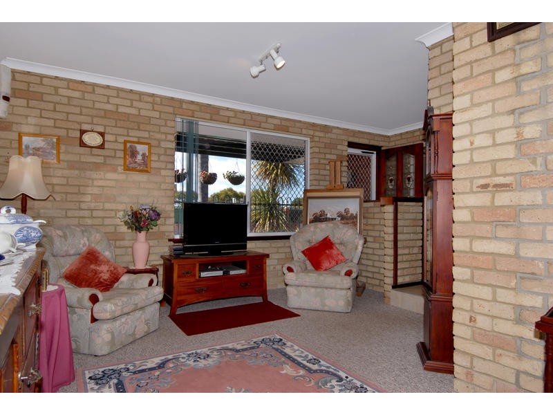 42 Bondi Crescent, Warnbro WA 6169