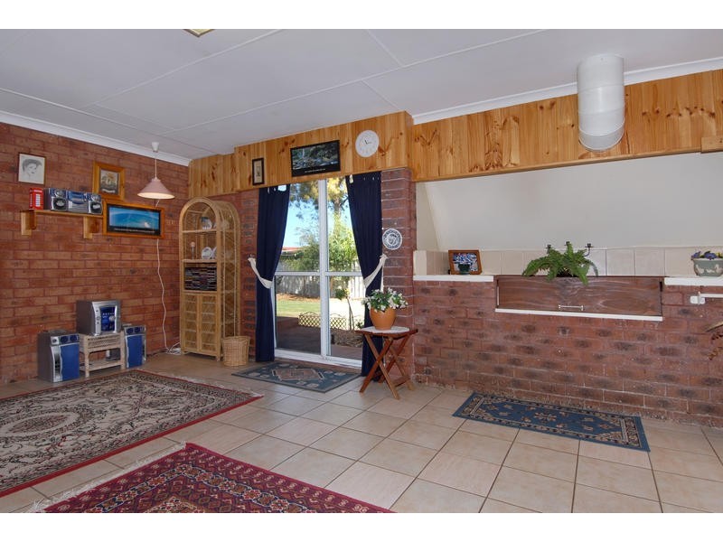 42 Bondi Crescent, Warnbro WA 6169