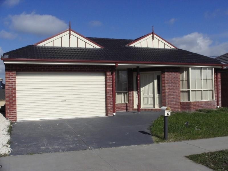 6 Joseph Banks Drive, Pakenham VIC 3810