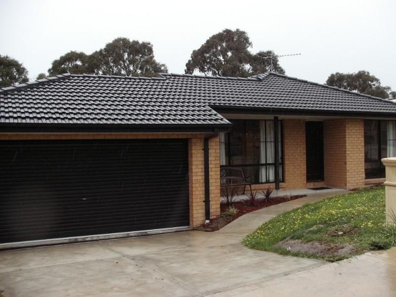 27 Ash Crescent, Pakenham VIC 3810