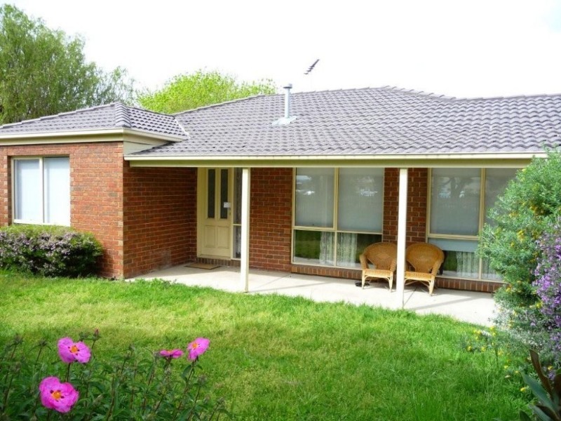 1/9 Henty Street, Pakenham VIC 3810