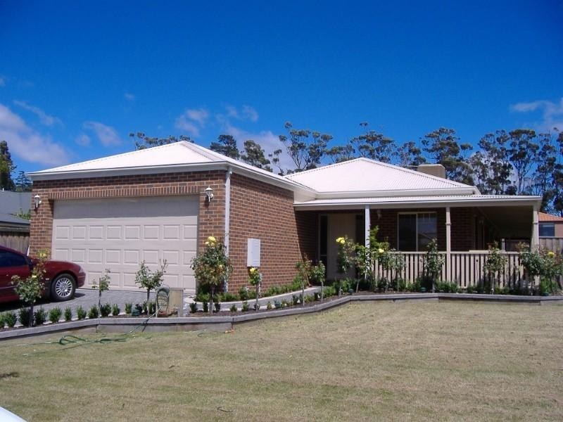 2 Homestead Court, Pakenham VIC 3810