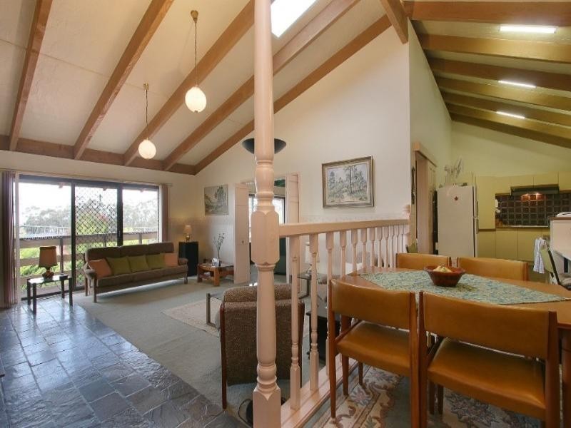 127 Duncan Drive, Pakenham VIC 3810