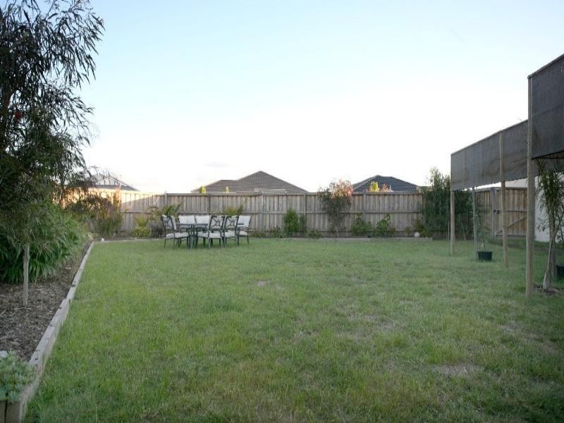 14 Mackellar Street, Pakenham VIC 3810