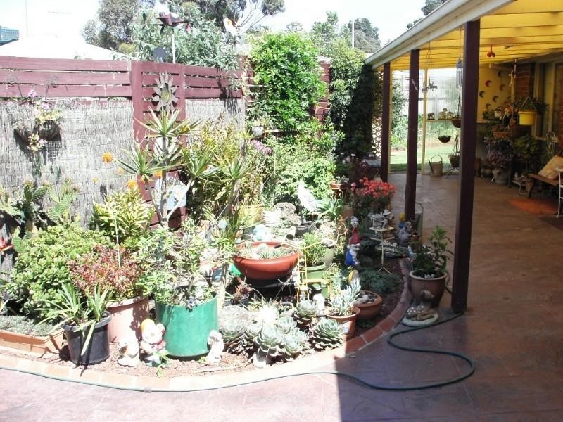 15 Montclaire Court, Pakenham VIC 3810