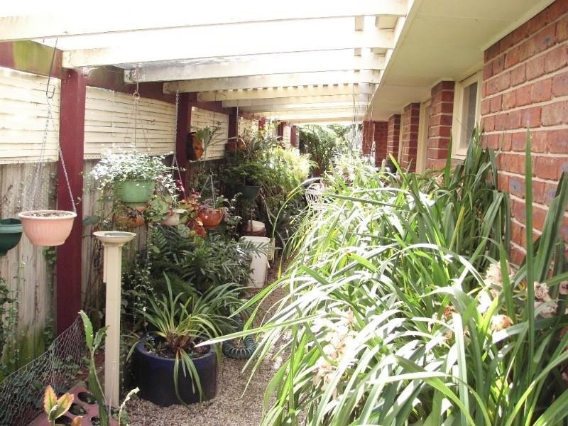 15 Montclaire Court, Pakenham VIC 3810