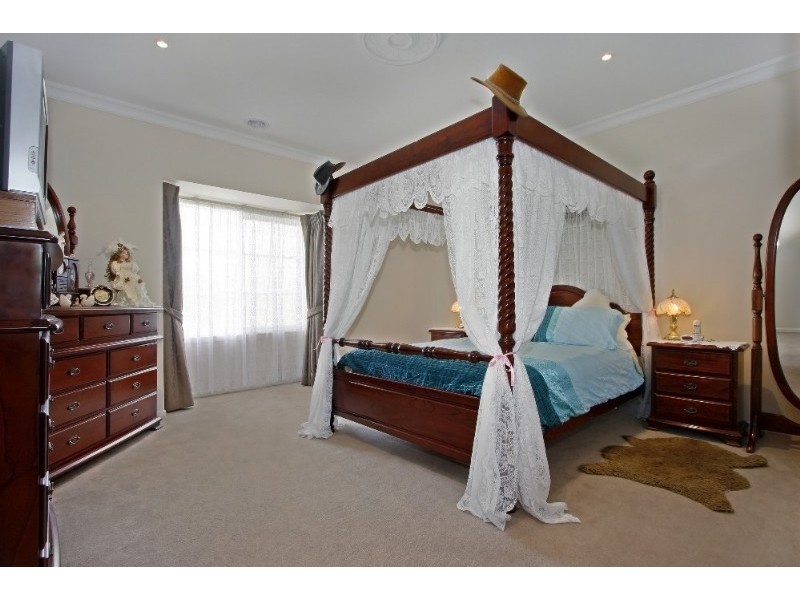 38 Tyrone Avenue, Pakenham VIC 3810