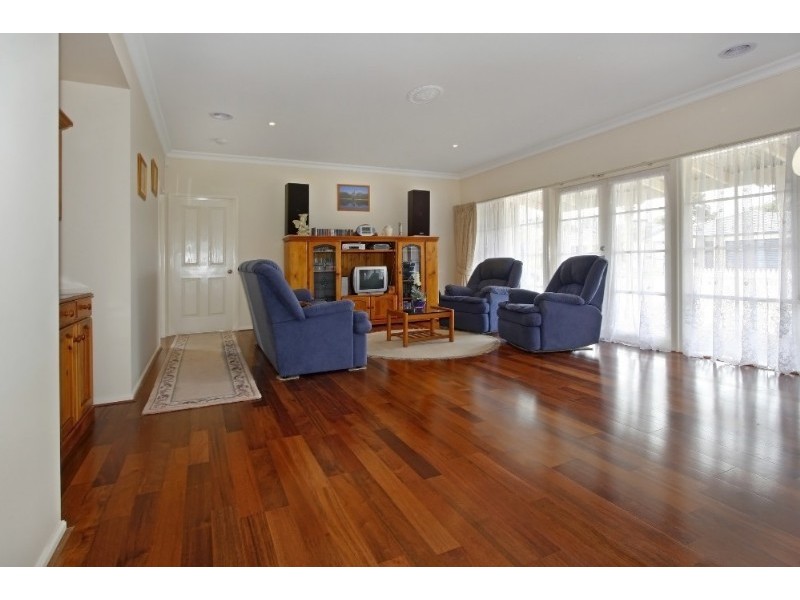 38 Tyrone Avenue, Pakenham VIC 3810