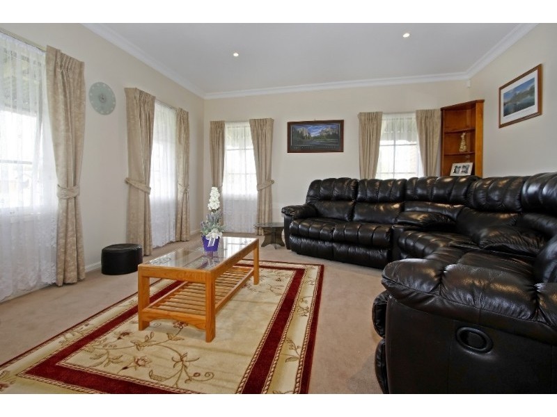 38 Tyrone Avenue, Pakenham VIC 3810