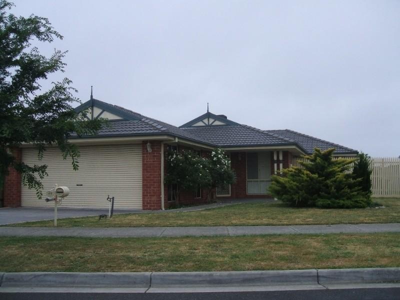 49 Edgbaston Circuit, Berwick VIC 3806