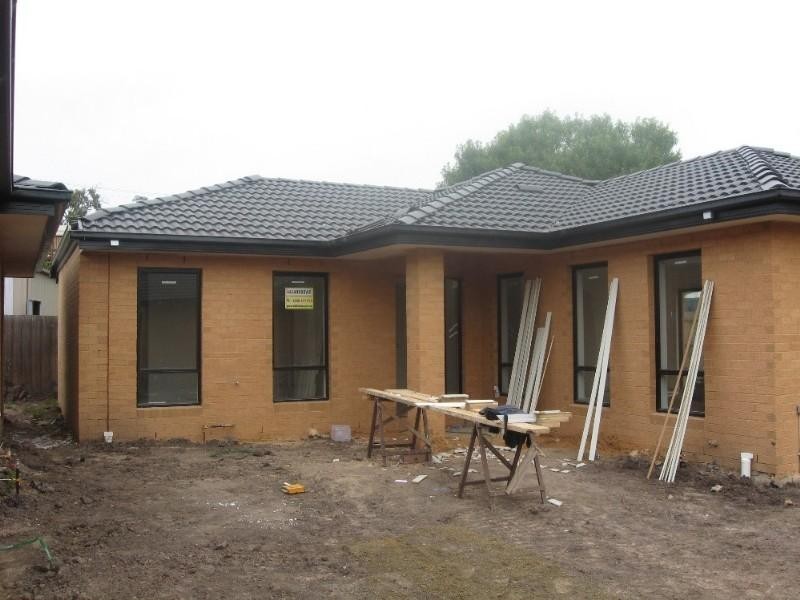 2/30 Grand Central Boulevard, Pakenham VIC 3810