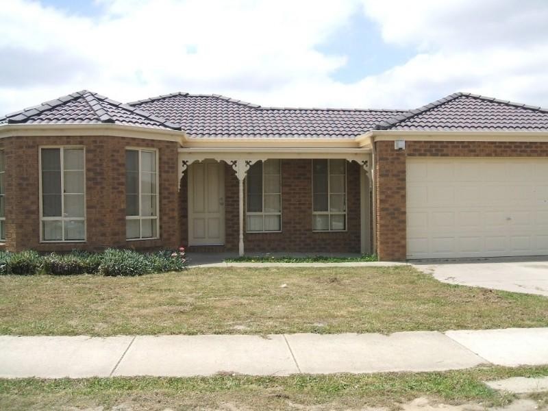 72 Dunbarton Drive, Pakenham VIC 3810