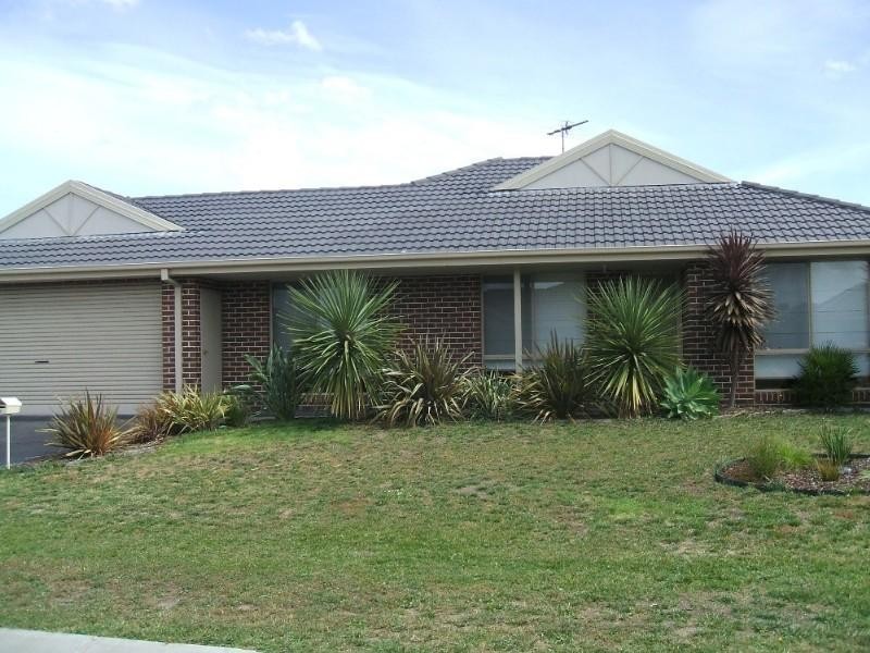 16 Storey Drive, Pakenham VIC 3810