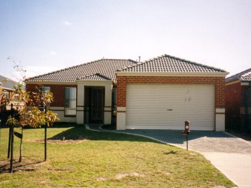 13 Grice Quadrant, Pakenham VIC 3810