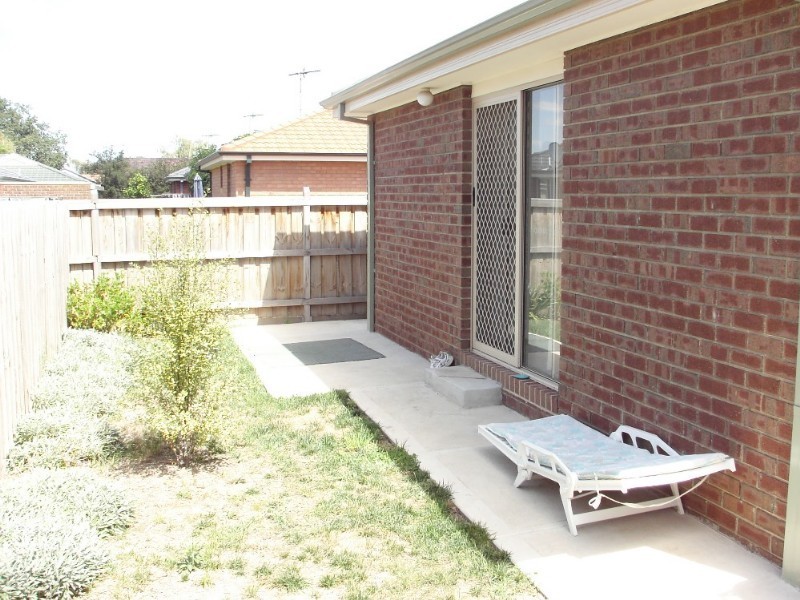 1/37 King Street, Pakenham VIC 3810