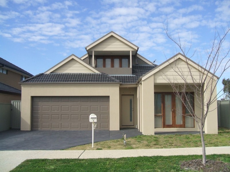 3 Cormorant Parade, Pakenham VIC 3810