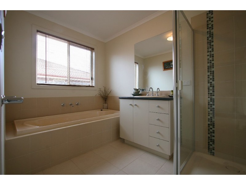 44 Scarlet Crescent, Pakenham VIC 3810