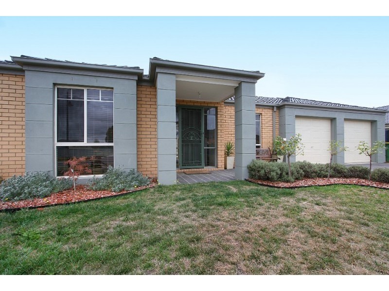 44 Scarlet Crescent, Pakenham VIC 3810