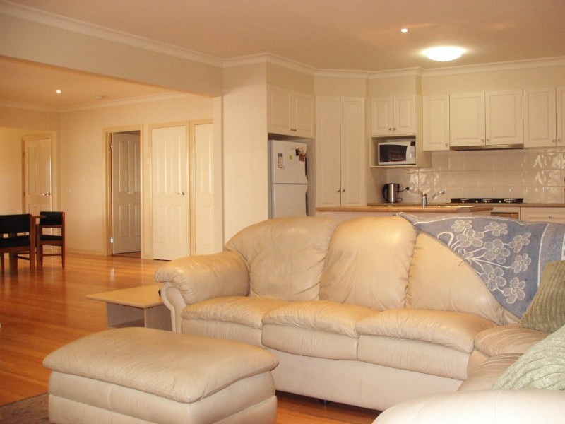 28 Park Boulevard, Pakenham VIC 3810