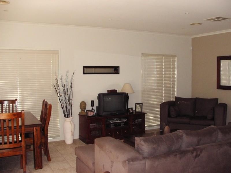 5 Flinders Chase, Pakenham VIC 3810