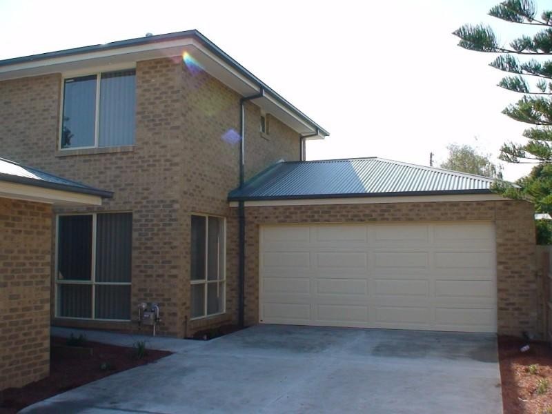 3/12 Anderson Street, Pakenham VIC 3810