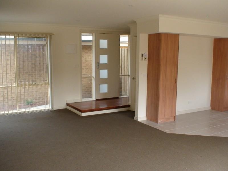 3/12 Anderson Street, Pakenham VIC 3810