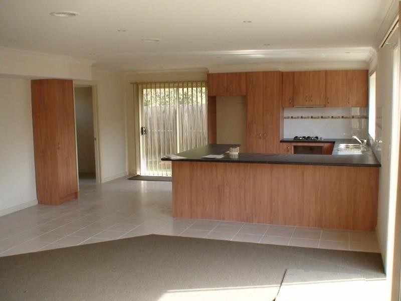 3/12 Anderson Street, Pakenham VIC 3810