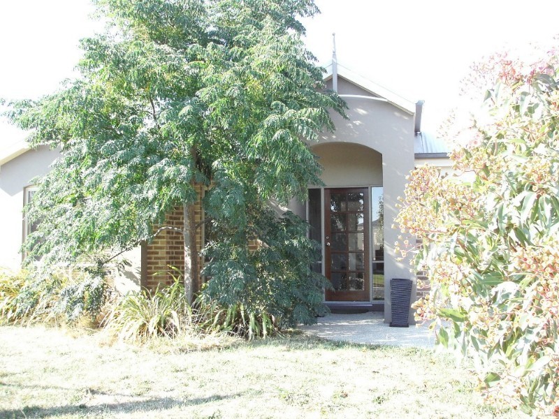 8 Riley Court, Pakenham VIC 3810