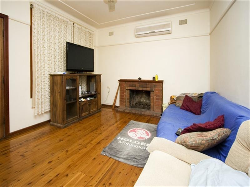 45 Birriley Street, Bomaderry NSW 2541