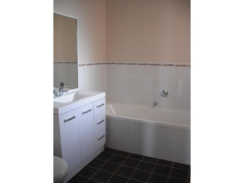 13 Hannah Place, Worrigee NSW 2540