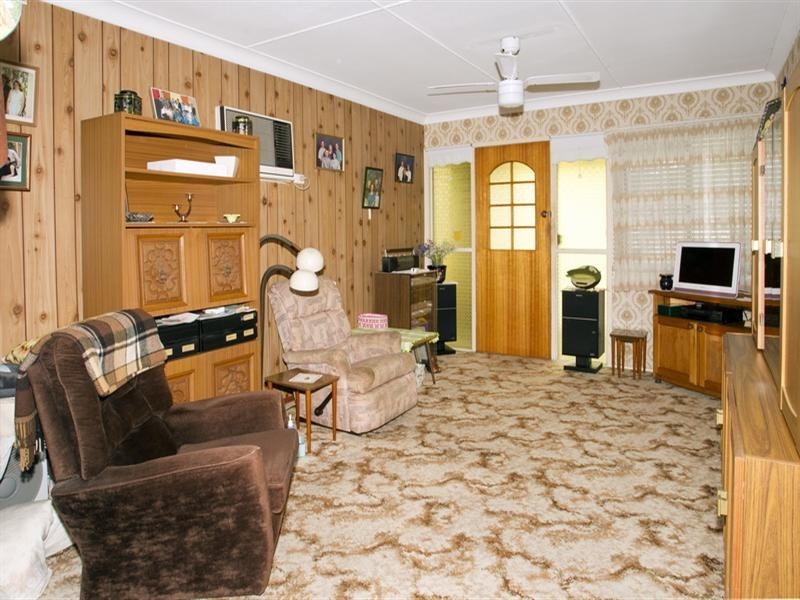 20 Brinawarr Street, Bomaderry NSW 2541