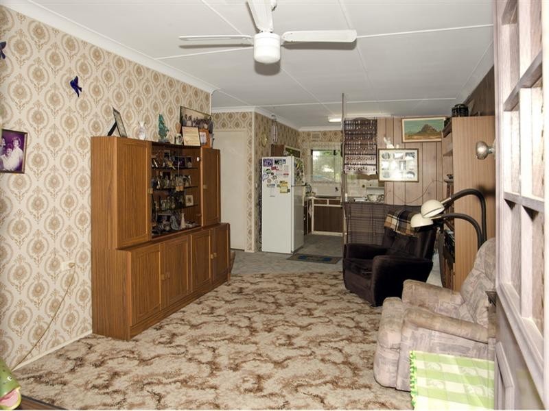 20 Brinawarr Street, Bomaderry NSW 2541