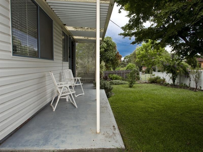 20 Brinawarr Street, Bomaderry NSW 2541