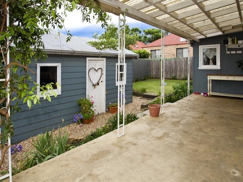 12 Bunberra Street, Bomaderry NSW 2541