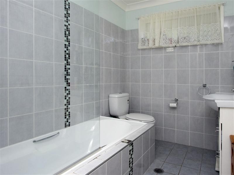 53 Cambewarra Road, Bomaderry NSW 2541