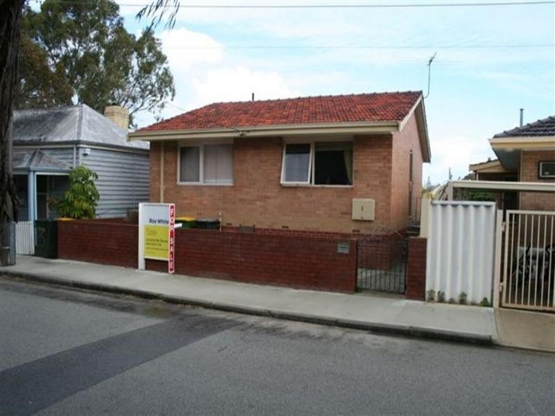 1 Reuben Street, Beaconsfield WA 6162